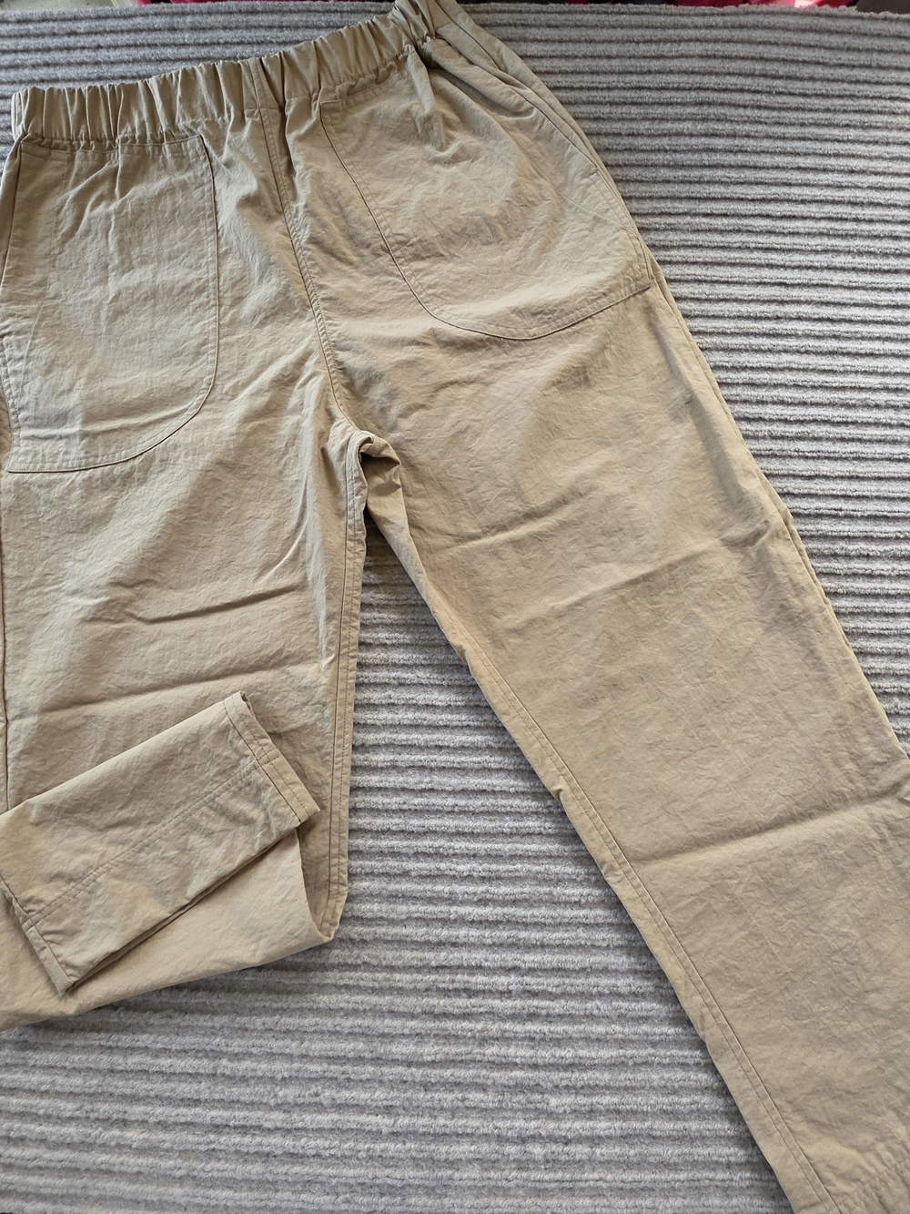 Fabiana Pigna Women's Tapered Cropped Pants Medium Tan Side Zip, Elastic Waist - Picture 2 of 9